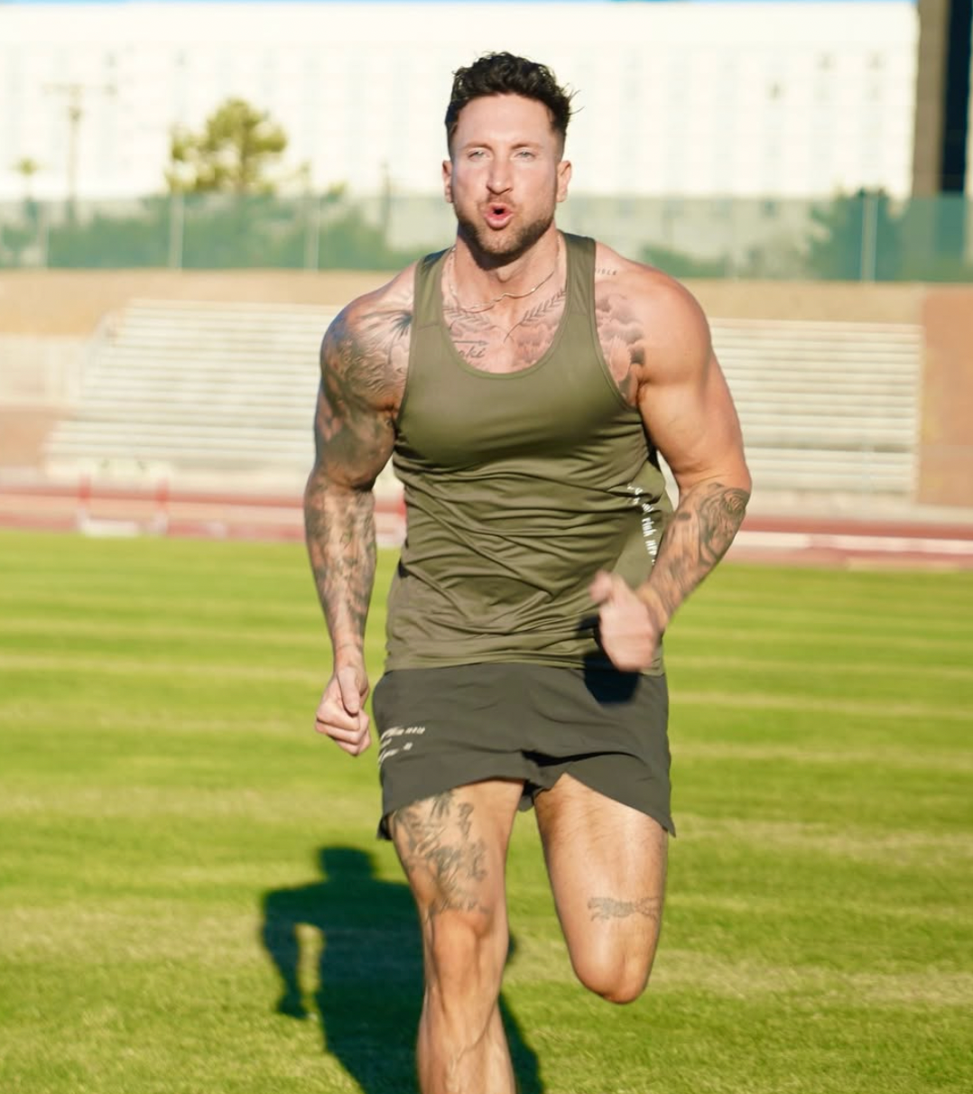 Troy Adashun sprinting on a track
